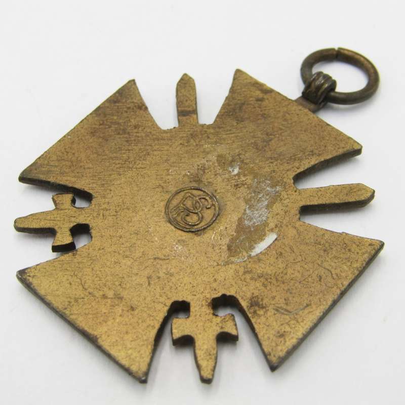WW1 German Hindenburg cross with swords