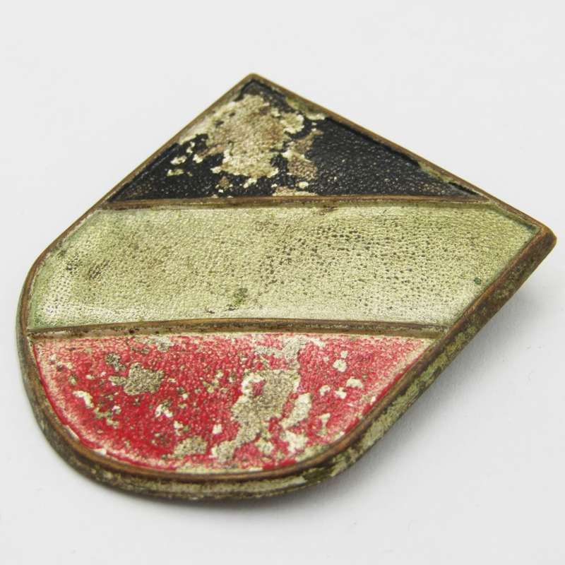 WW2 German Afrika korps pith helmet badge