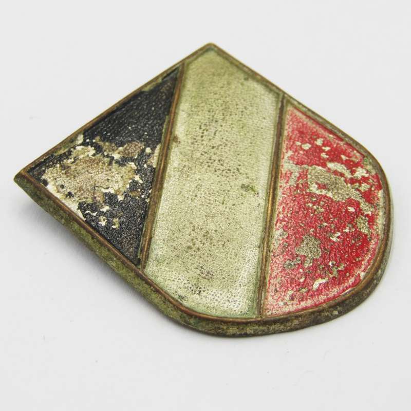 WW2 German Afrika korps pith helmet badge