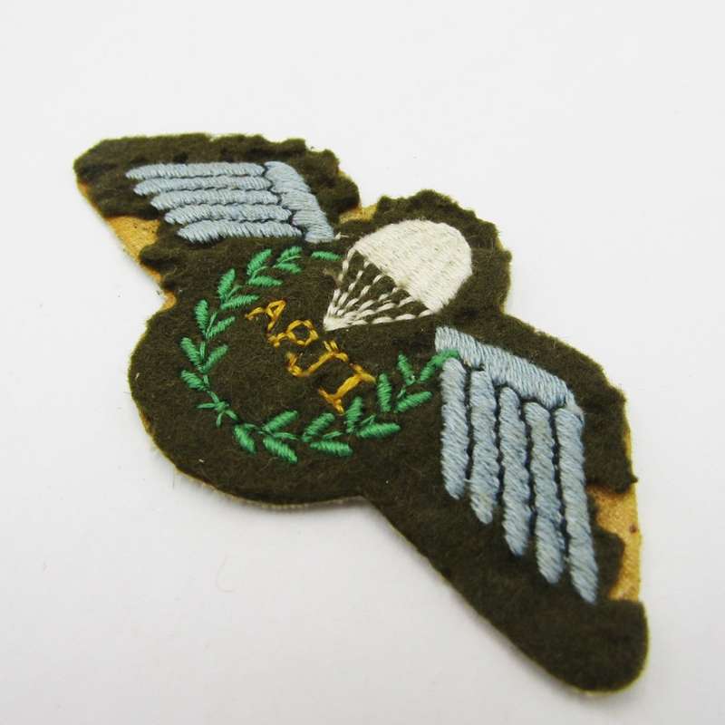 British Assistant parachute instructor wing ( field uniform )