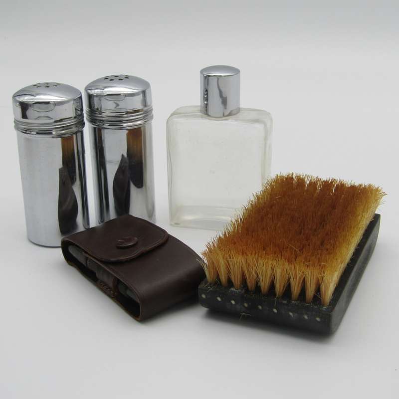 Vintage mens grooming travelling kit in excellent condition