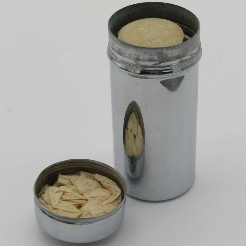 Vintage mens grooming travelling kit in excellent condition