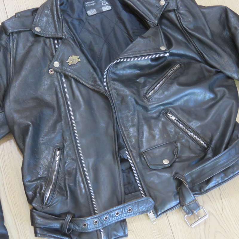 Genuine Leather bikers jacket and pants with Harley owners group Rotterdam Chapter badges -Sizes