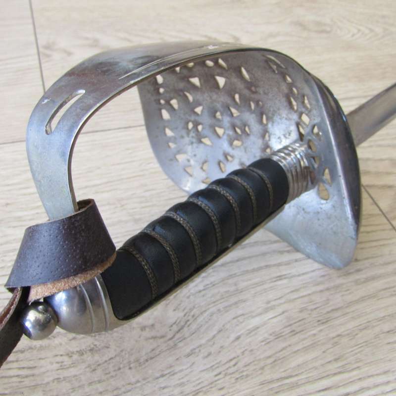 British 1897 Pattern infantry officer`s sword with sheath