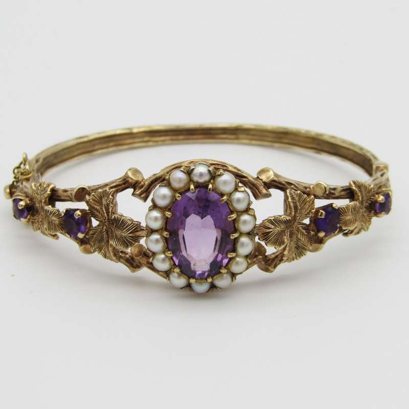 Vintage Zeeta 9kt Gold Amethyst and seed pearl bangle - weighs 22,4 grams - size 17 cm