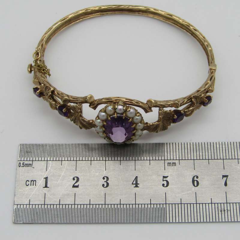 Vintage Zeeta 9kt Gold Amethyst and seed pearl bangle - weighs 22,4 grams - size 17 cm