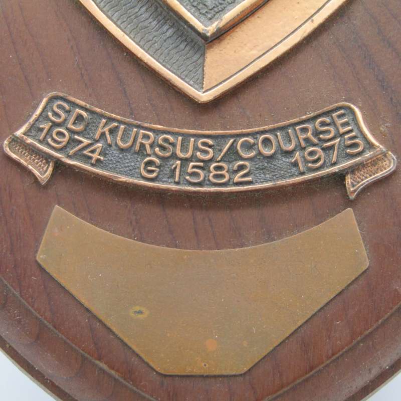 SADF Army College 1974/1975 G 1582 Course plaque