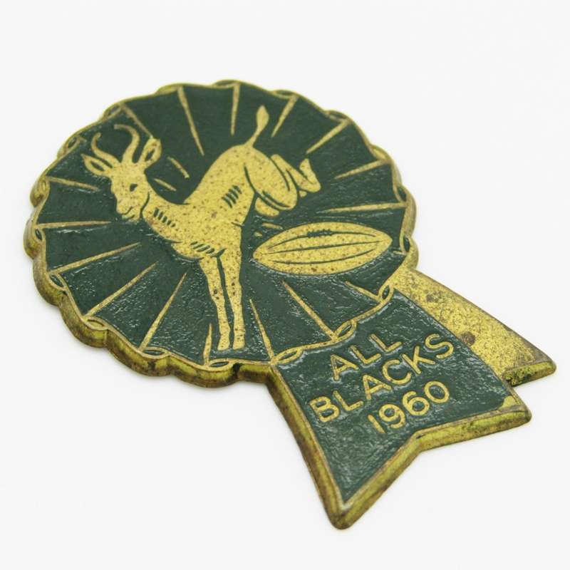 Rugby 1960 All Blacks / Springboks metal badge - no pin