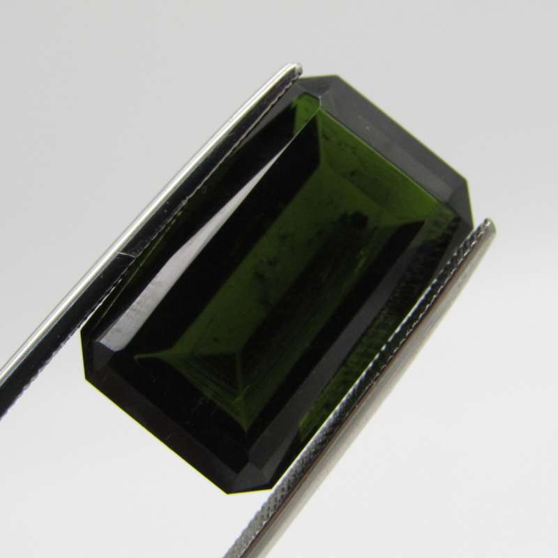 Dark toned green Tourmaline Emerald cut - large 16,8 carat stone with Gemlab certificate