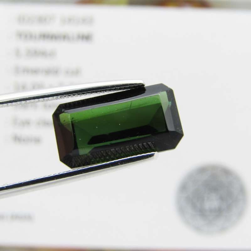 Dark toned green Tourmaline Emerald cut - large 16,8 carat stone with Gemlab certificate