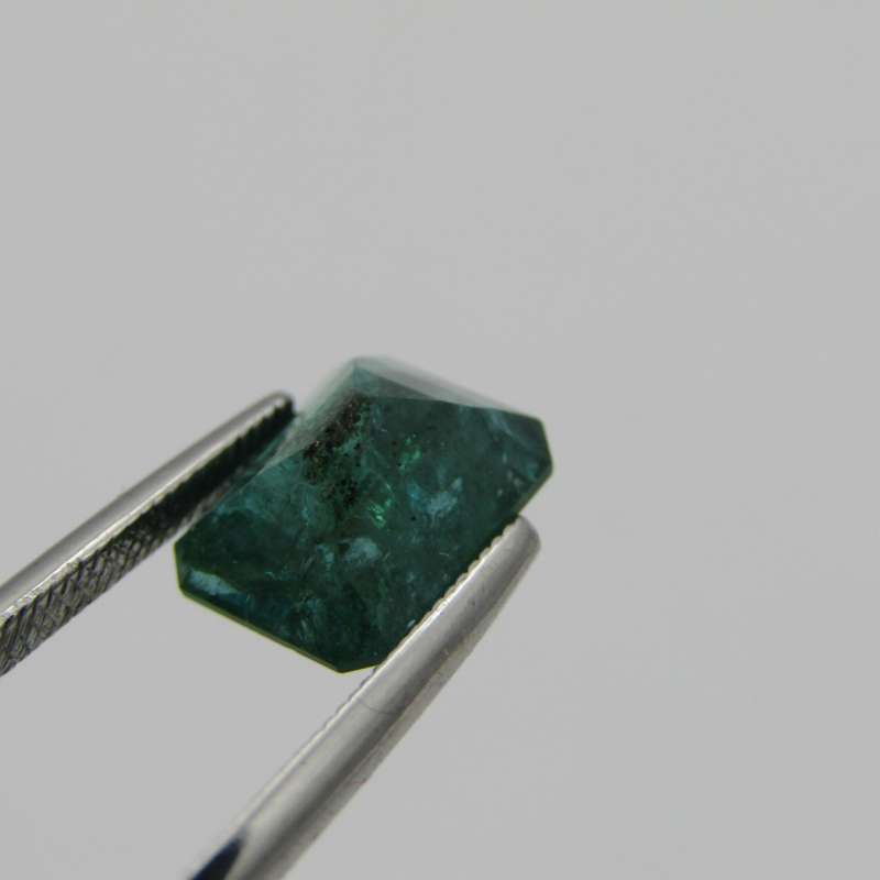 Bluish Green natural Emerald of 2,23 carat - Heavily Included certificate by Gemlab