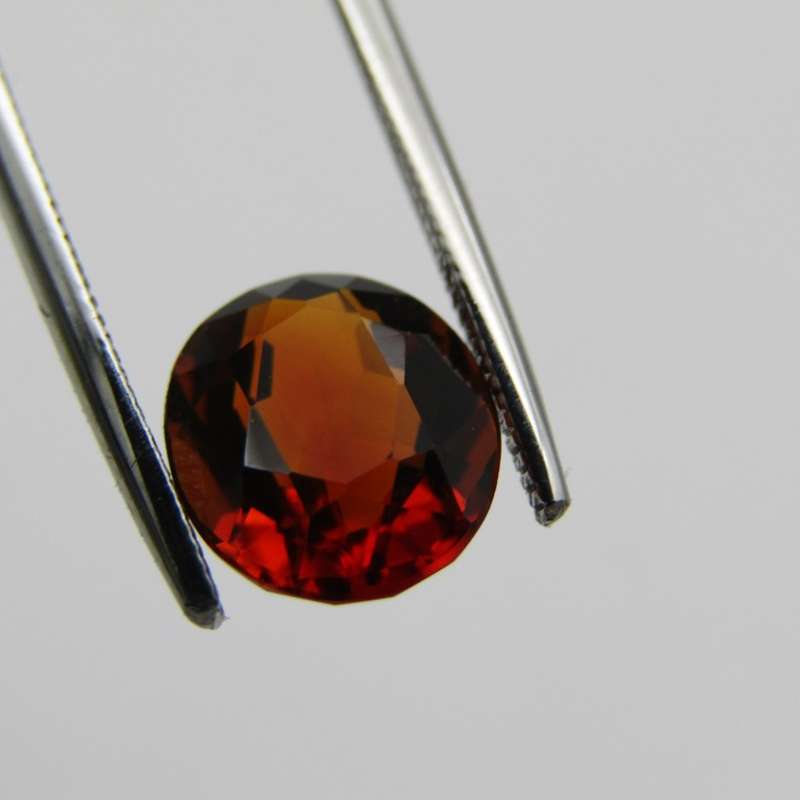 Natural Citrine of 2,5 carat medium dark toned orange - Oval mixed cut with Gemlab certificate