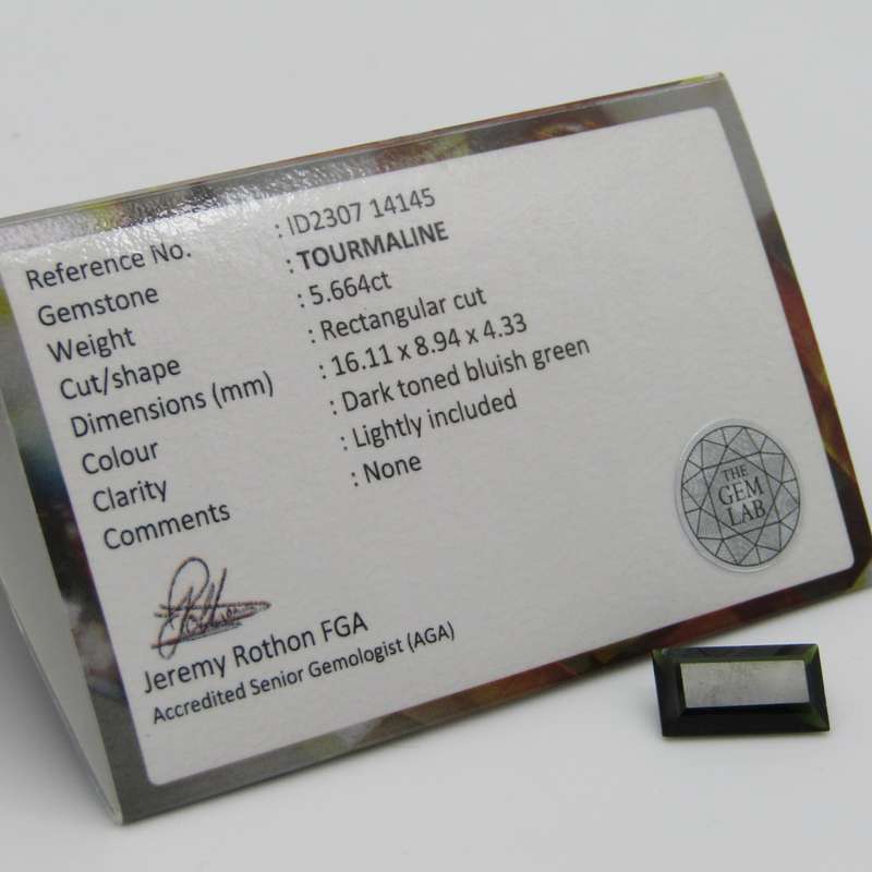 Tourmaline of 5,6 carat Dark toned bluish green - Rectangular cut with Gemlab certificate
