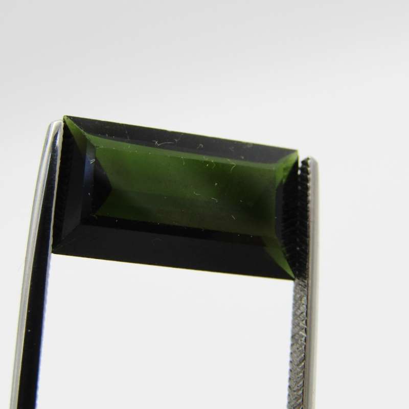 Tourmaline of 5,6 carat Dark toned bluish green - Rectangular cut with Gemlab certificate