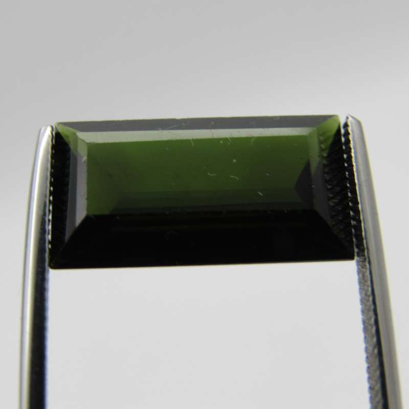Tourmaline of 5,6 carat Dark toned bluish green - Rectangular cut with Gemlab certificate