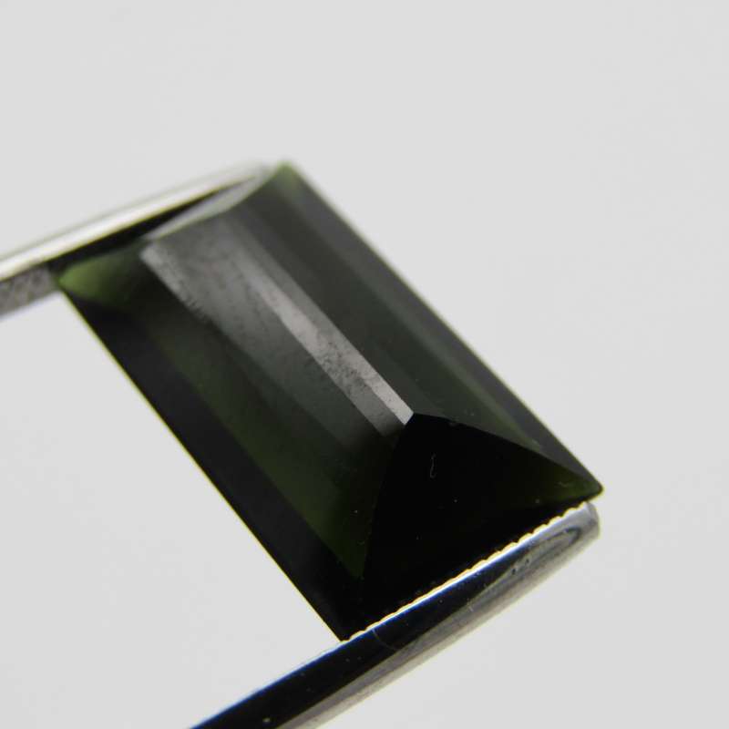 Tourmaline of 5,6 carat Dark toned bluish green - Rectangular cut with Gemlab certificate