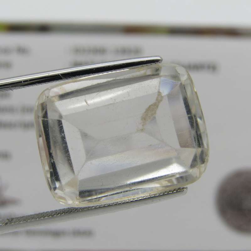 Large Citrine of 20,74 carat - cushion cut light toned yellow