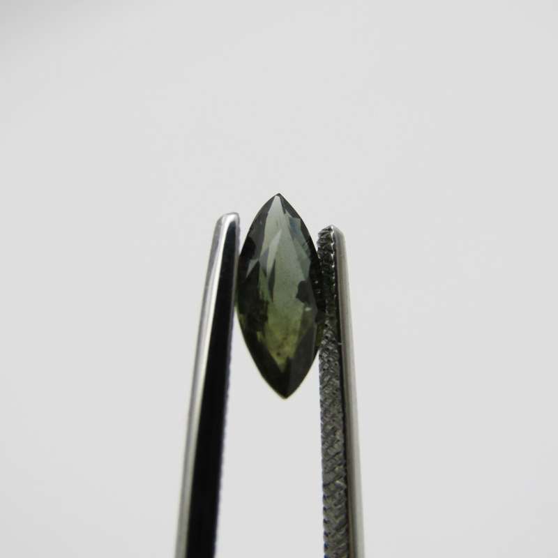 Natural Sapphire of 1,02 carat - Marquise cut - medium dark toned brown with Gemlab certificate