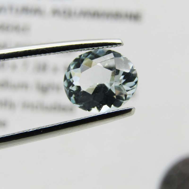 Natural Aquamarine of 1,46 carat - Medium light toned blue - oval mixed cut certified by Gemlab