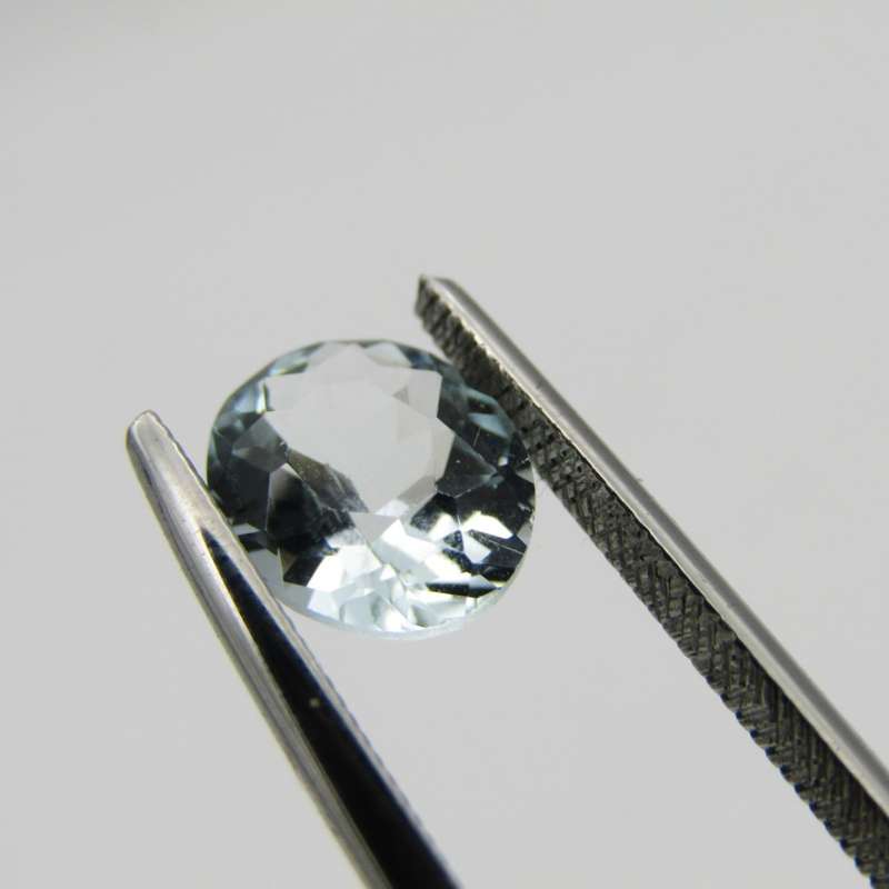 Natural Aquamarine of 1,46 carat - Medium light toned blue - oval mixed cut certified by Gemlab