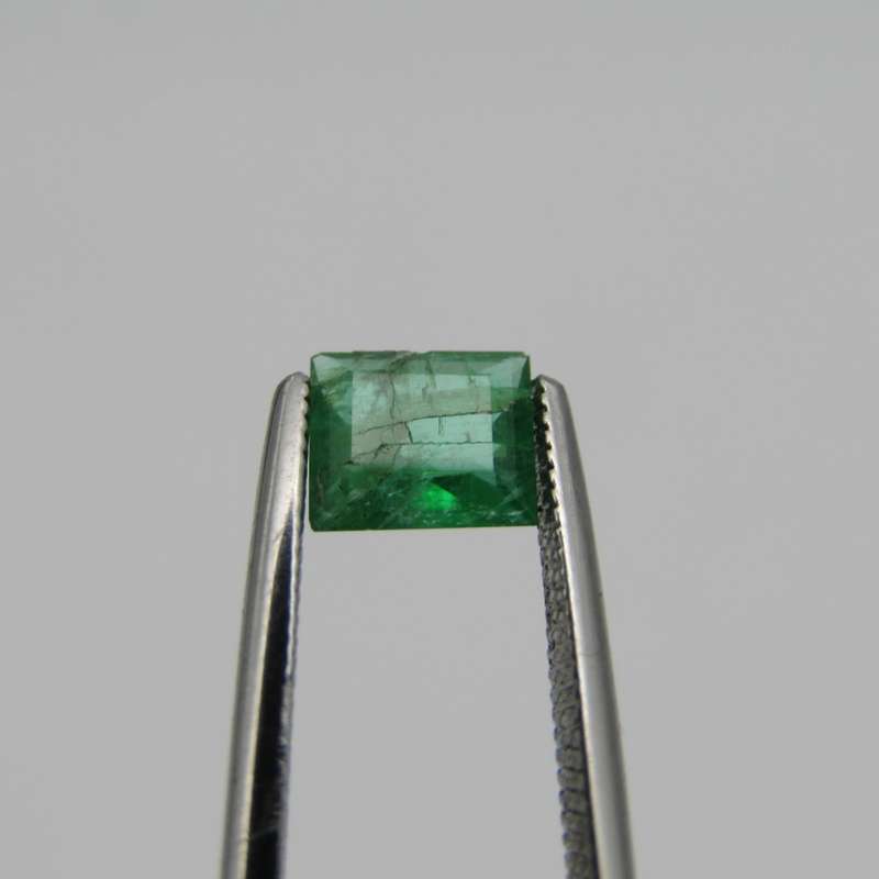 Natural Emerald of 0,5 carat - Rectangular cut - Slightly bluish green with Gemlab certificate
