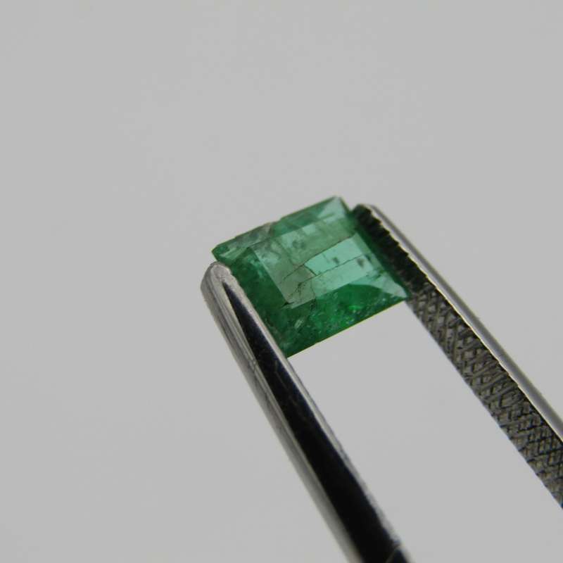 Natural Emerald of 0,5 carat - Rectangular cut - Slightly bluish green with Gemlab certificate