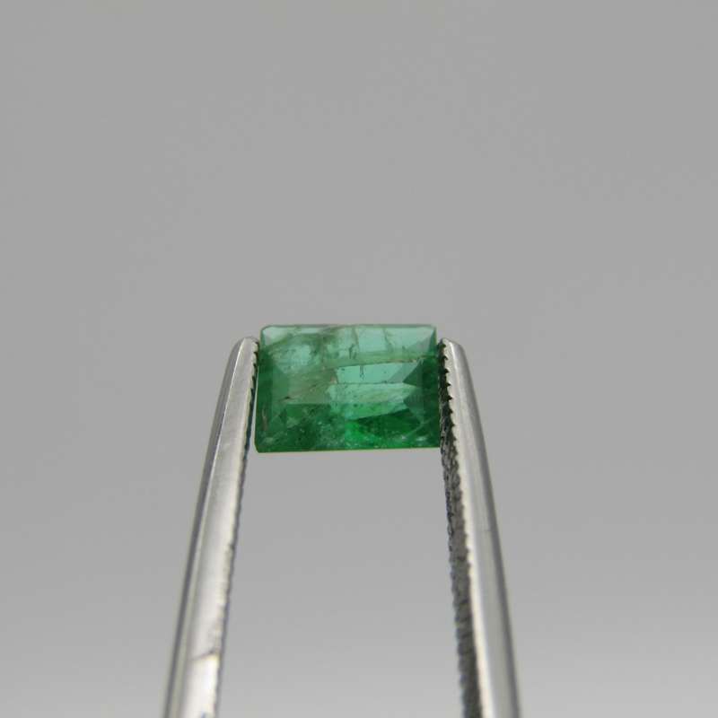 Natural Emerald of 0,5 carat - Rectangular cut - Slightly bluish green with Gemlab certificate