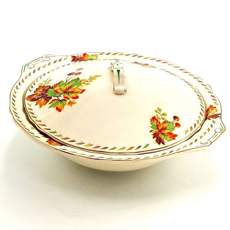 Vintage Grindley Creampetal bowl with lid