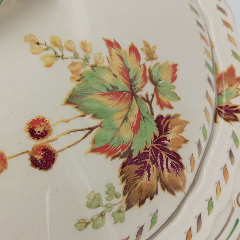 Vintage Grindley Creampetal bowl with lid