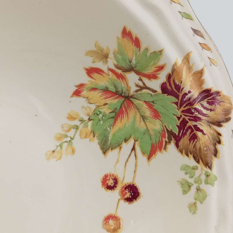 Vintage Grindley Creampetal bowl with lid