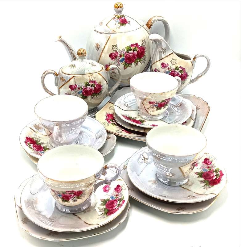 Vintage Joyale fine china 18-piece porcelain tea set