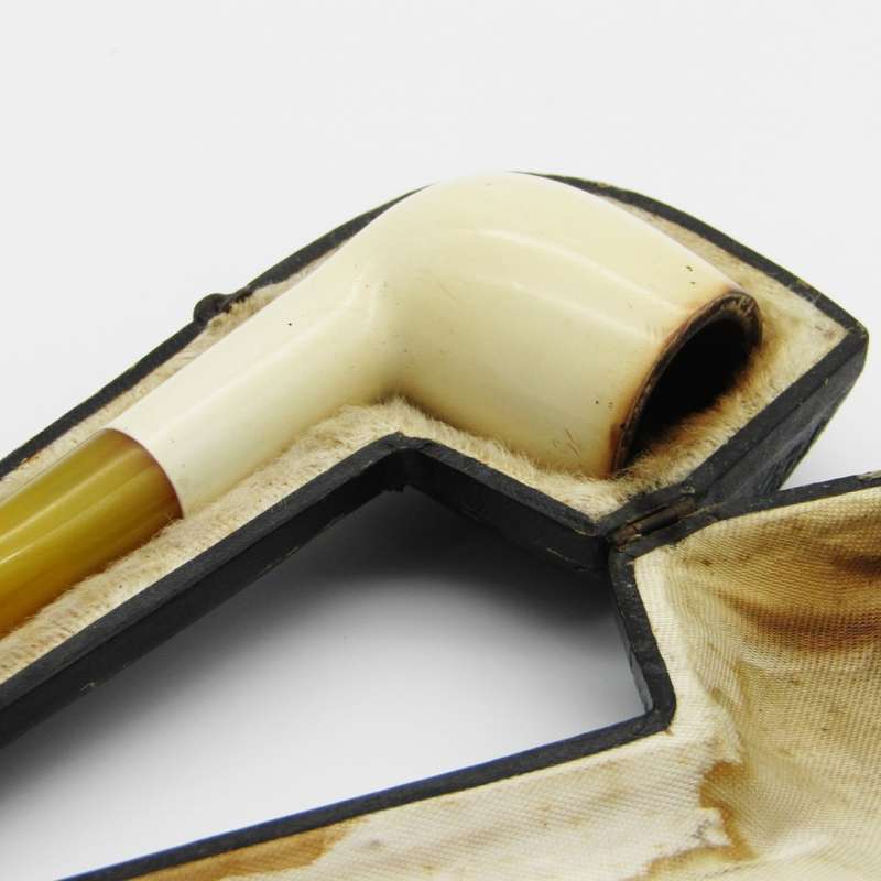 Vintage Meerschaum smoking pipe in original case