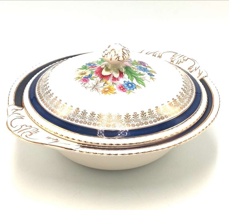 Beautiful Simpsons Potteries porcelain bowl with lid