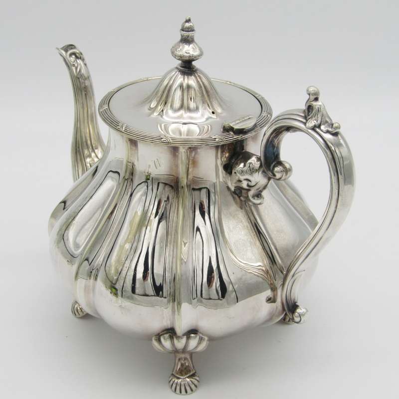 Vintage silverplated teapot - excellent condition