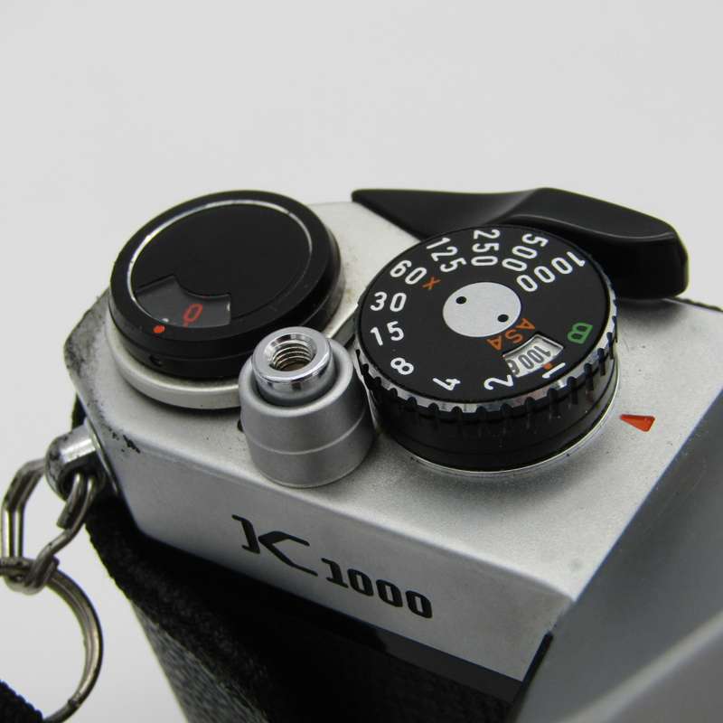 Vintage Pentax K1000 camera with extra lens and flash - very good condition