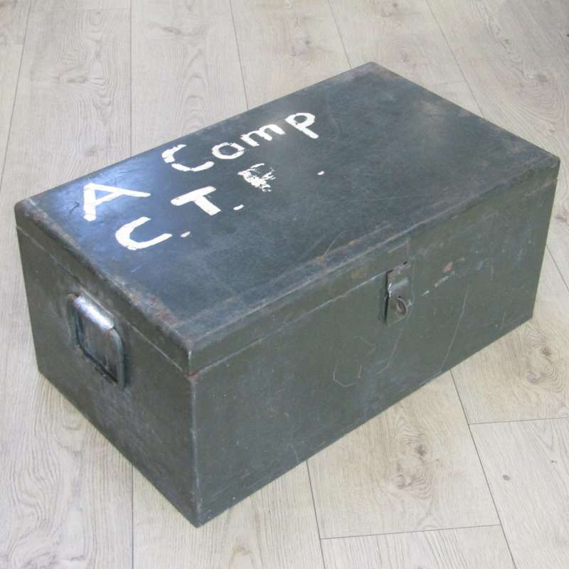 Old SA Army steel trunk ( 68 cm x 40 cm x 30 cm )