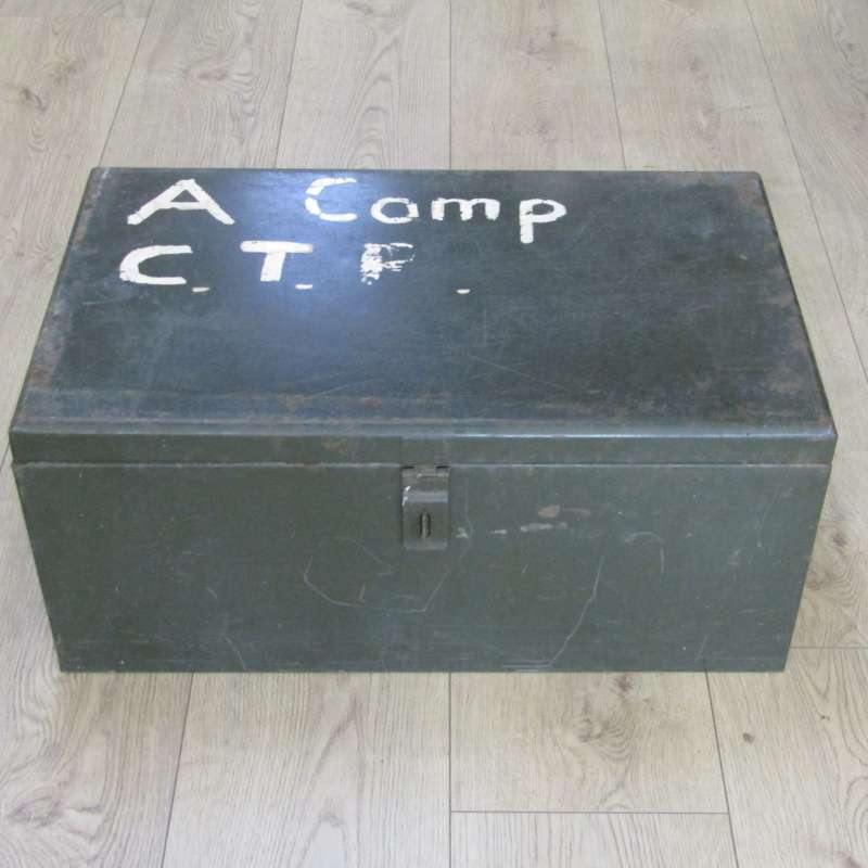 Old SA Army steel trunk ( 68 cm x 40 cm x 30 cm )