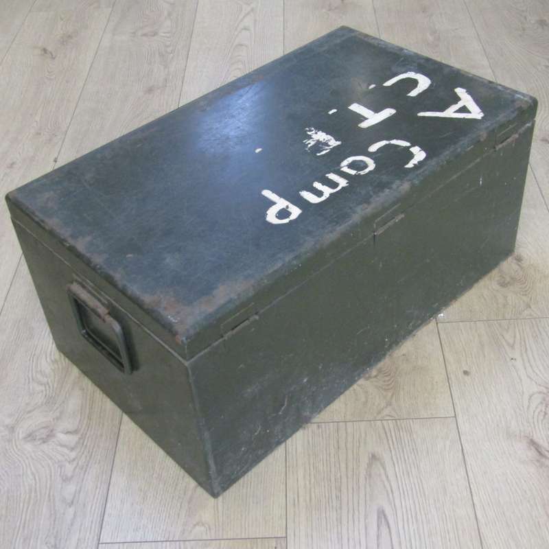 Old SA Army steel trunk ( 68 cm x 40 cm x 30 cm )