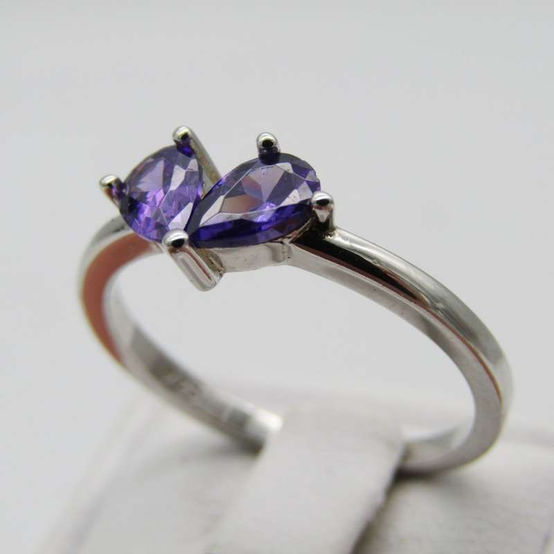 Sterling Silver ring with two teardrop shaped purple stones - Size P - Weighs 2g