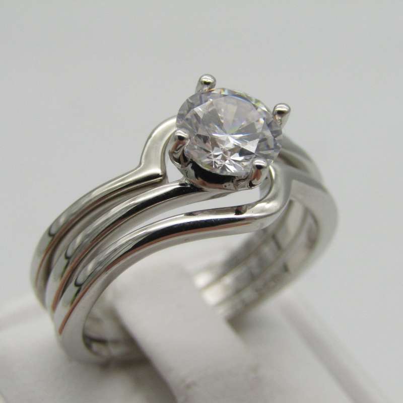 Sterling Silver ring set - 3 bands, one with clear stone - Size P - 5,2g