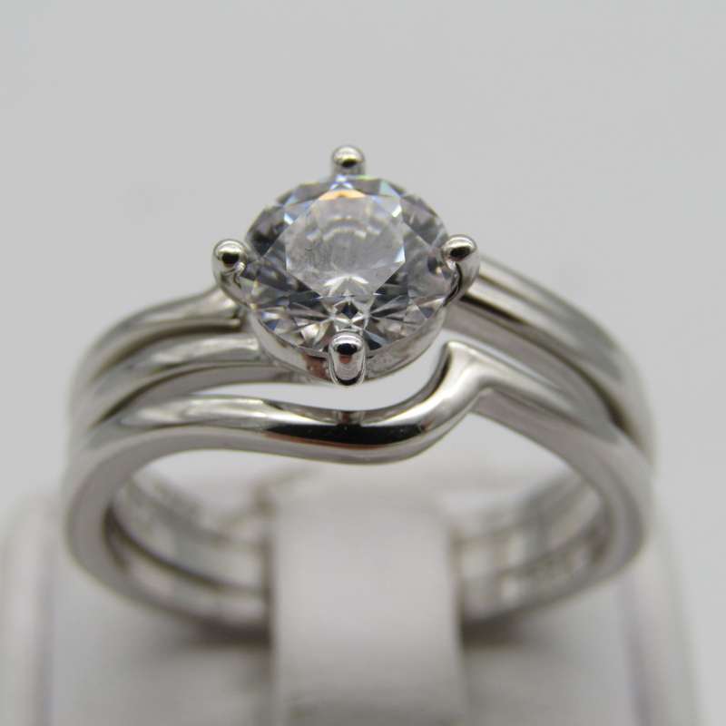 Sterling Silver ring set - 3 bands, one with clear stone - Size P - 5,2g