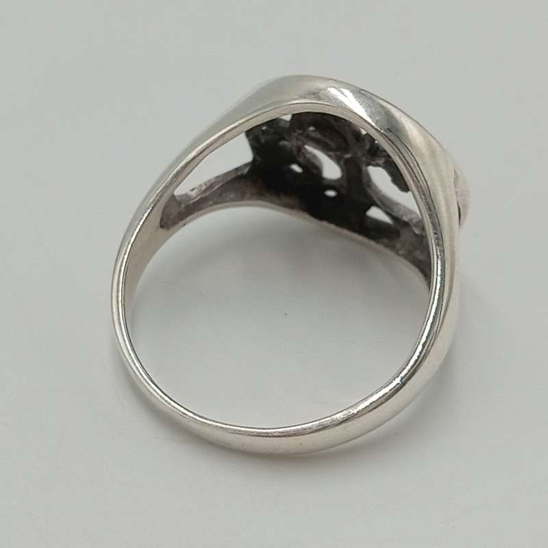 Sterling silver ring with tree design - 3.3g - size P