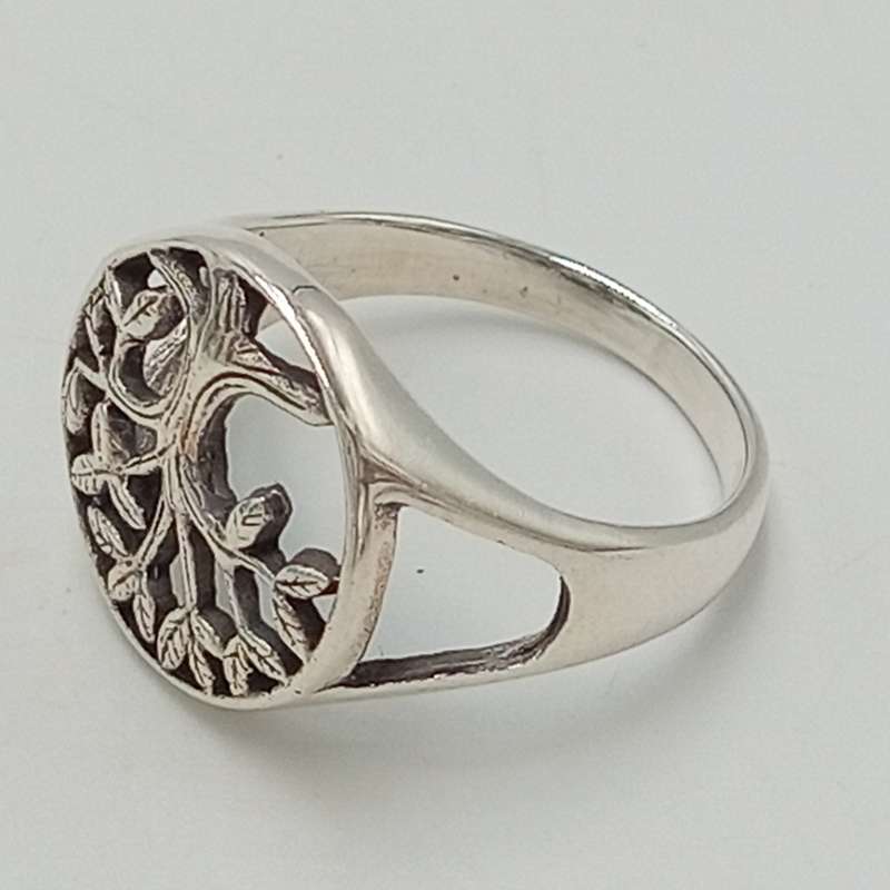 Sterling silver ring with tree design - 3.3g - size P