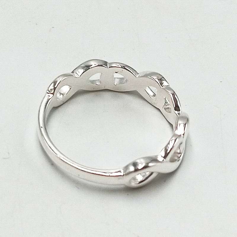 Sterling silver ring with infinity designs - size O - 3g
