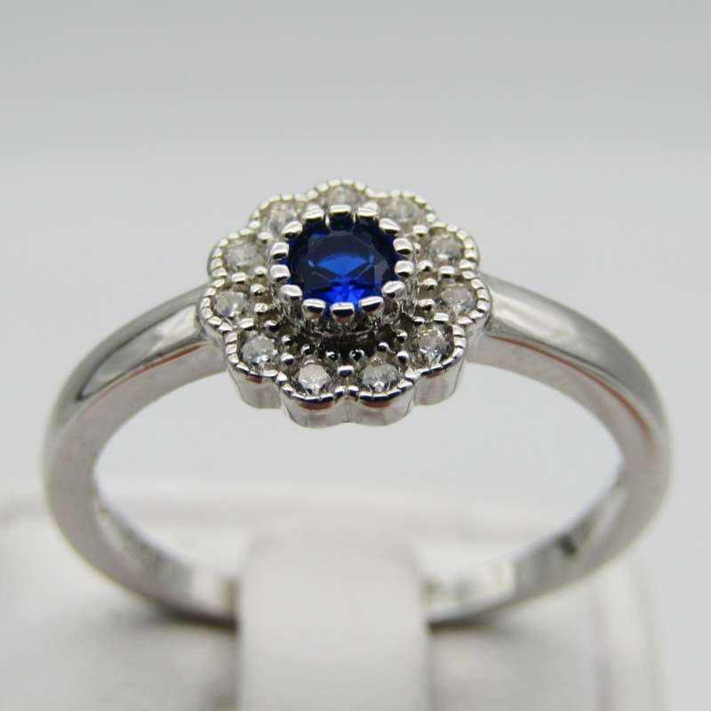Sterling Silver ring with blue stone - Size R - 2,3g