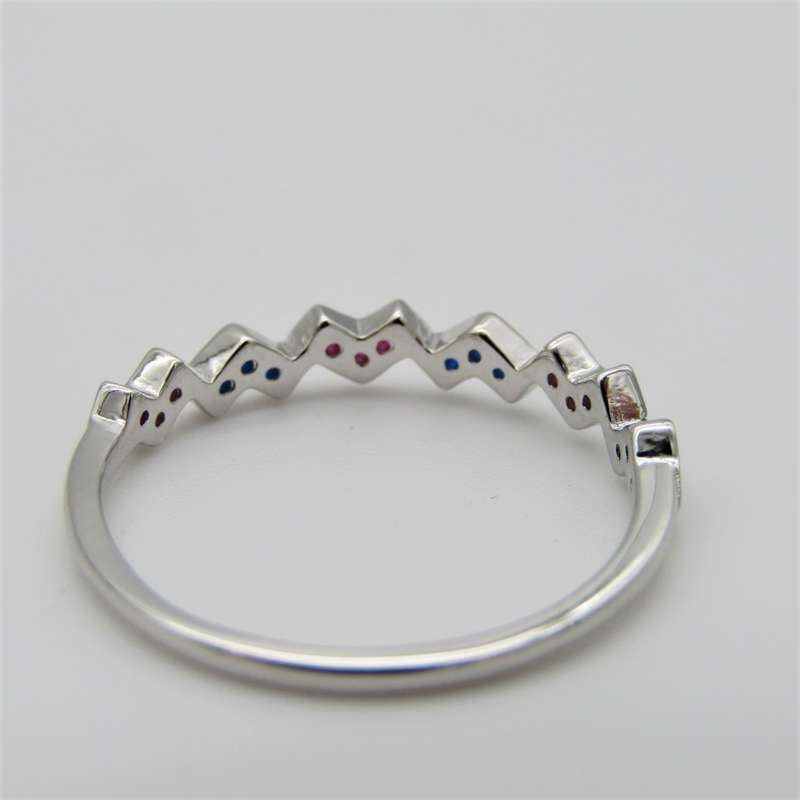 Sterling Silver ring with small blue and pink stones - Size Q - 1,4g
