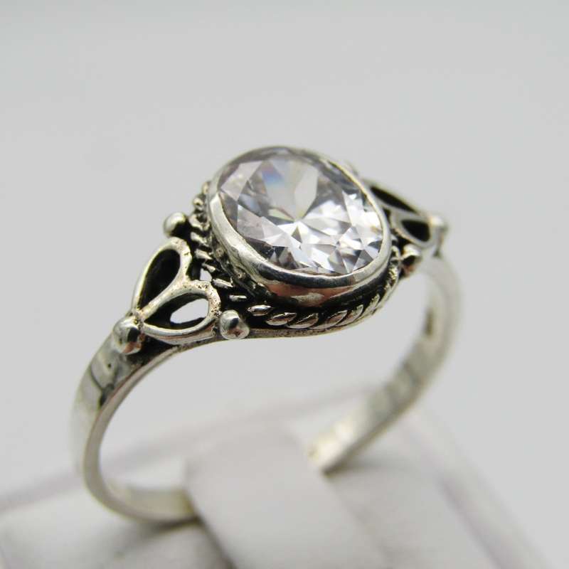 Sterling Silver ring with big clear stone - Size P - 2,5g