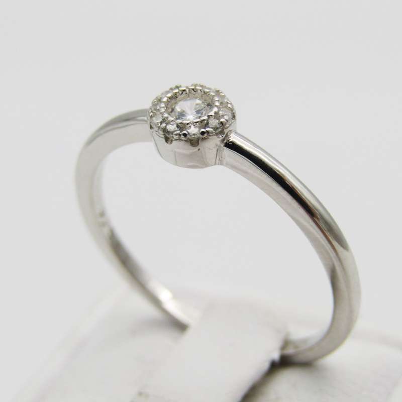 Beautiful Sterling Silver ring - Size R - 2g