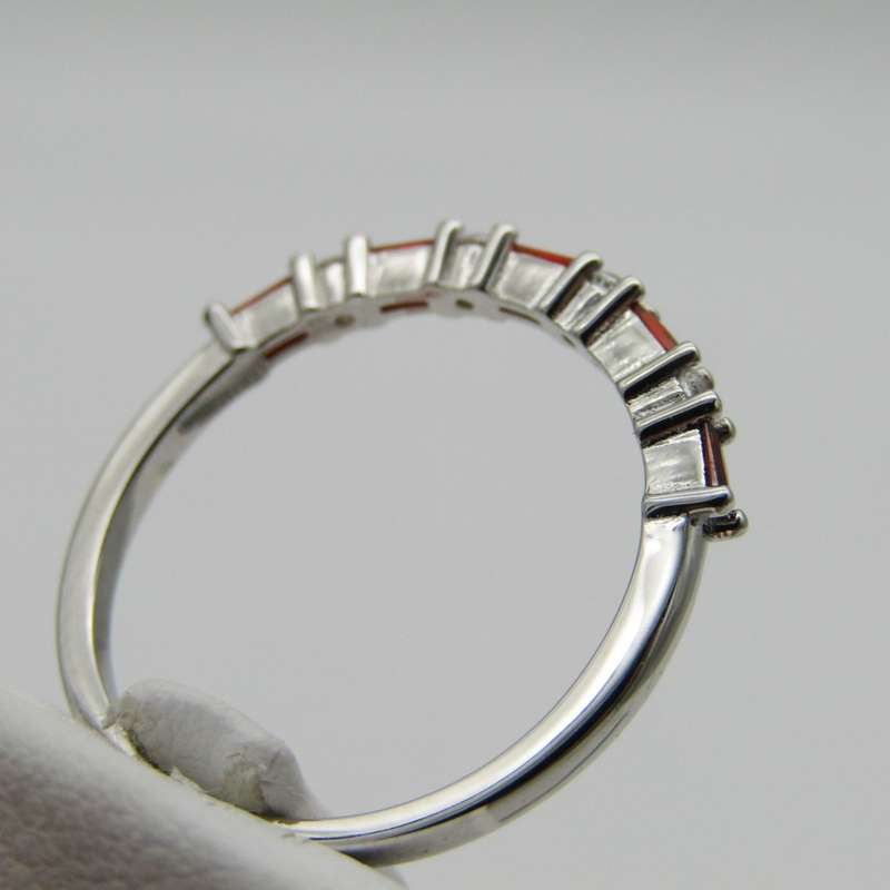 Sterling Silver ring with orange and clear stones - Size R - 1,9g