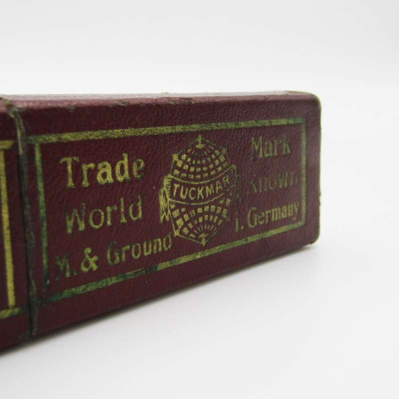 Vintage Tuckmar cut throat straight razor in box - blade chipped